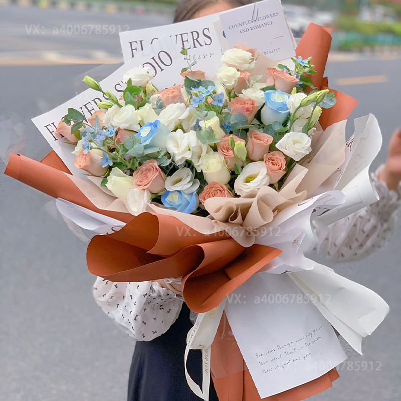 【凉风有信】卡布奇诺白玫瑰碎冰蓝混搭花束33支送女友高档轻奢花束送客户送领导花束鲜花配送