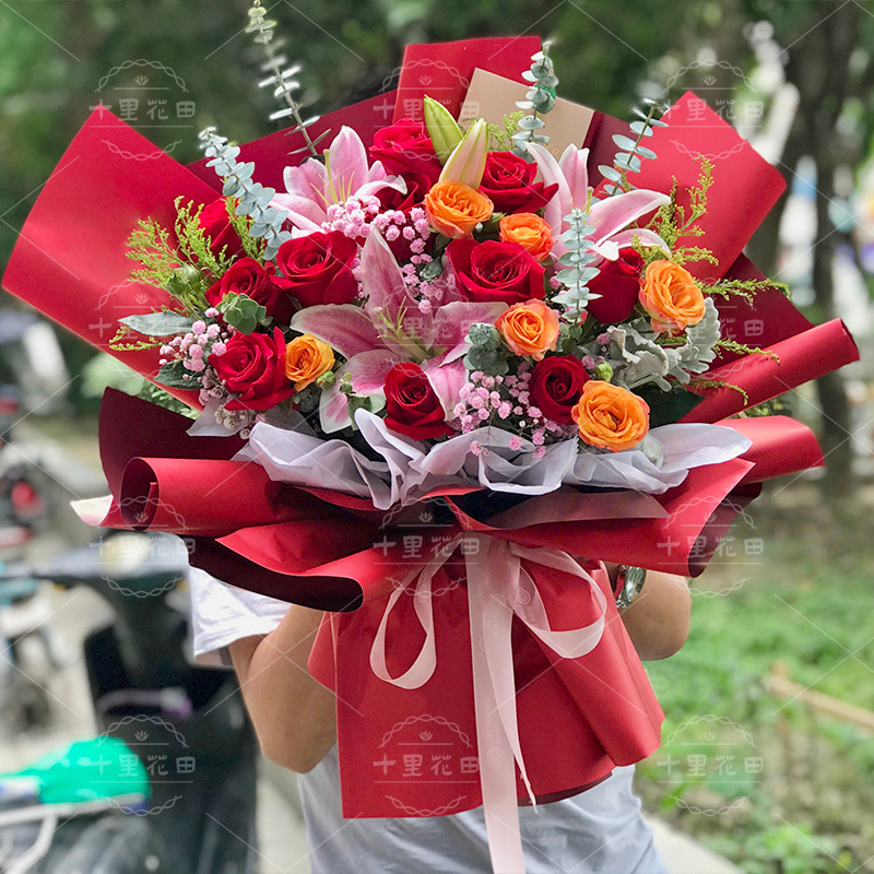 【小欢喜】红玫瑰11朵粉色香水百合2支混搭花束新年礼物送女友生日礼物花店送花上门