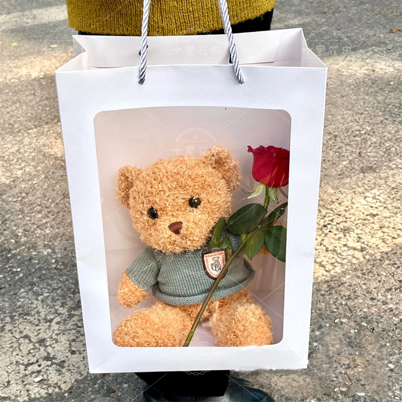 【童话镇】泰迪熊一个手提袋红玫瑰1支手提礼袋花店鲜花配送鲜花免费配送送女友生日礼物