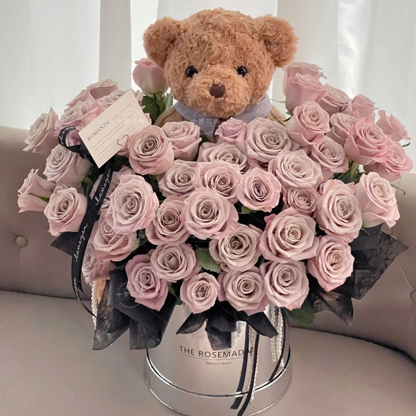 【超级浪漫】52朵曼塔玫瑰花抱抱桶泰迪熊抱抱桶生日鲜花生日礼物花店送花上门