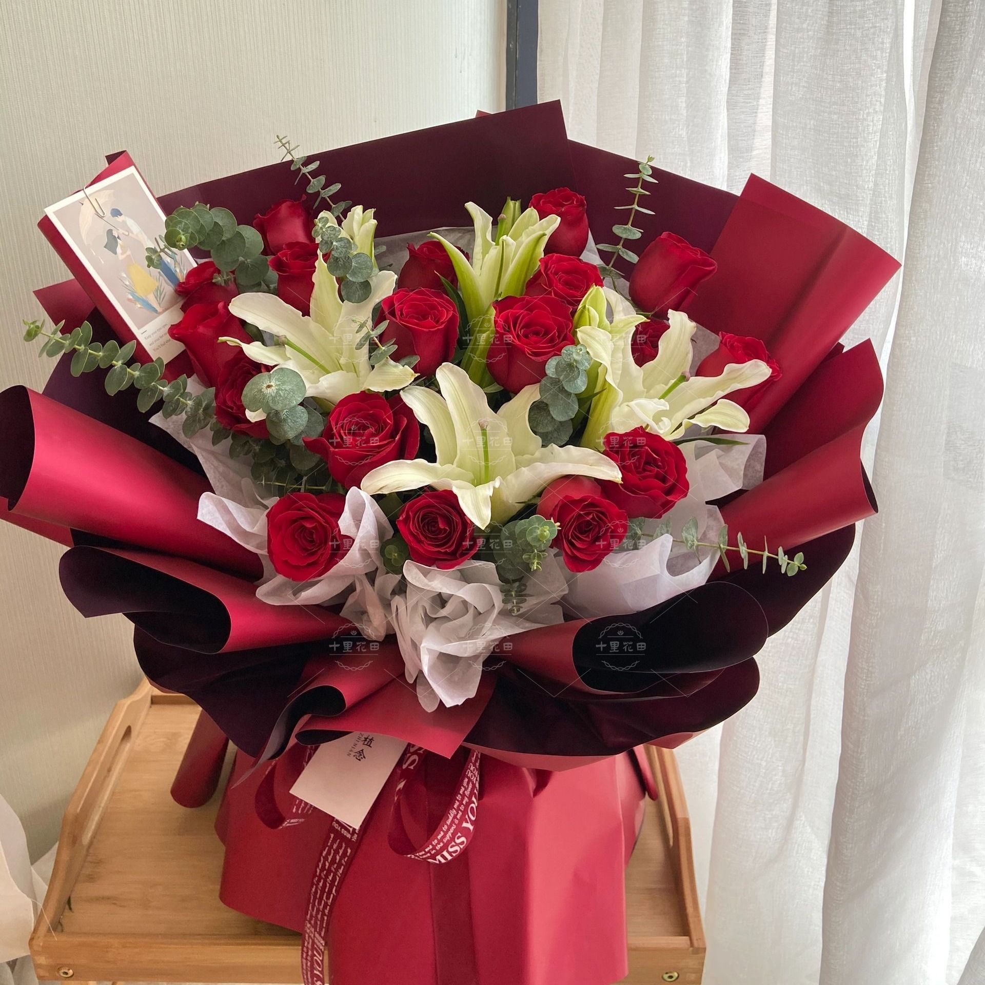 【浪漫永存】4朵百合混搭红玫瑰花束送女友送朋友生日礼物生日鲜花花店送花上门呢
